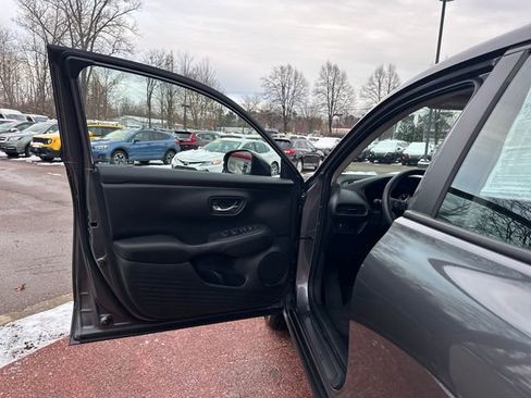 Used 2025 Honda HR-V LX image 11
