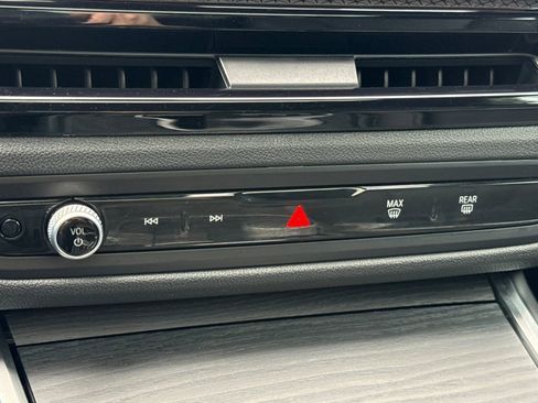 Used 2025 BMW 430i Coupe w/ Premium Package image 24