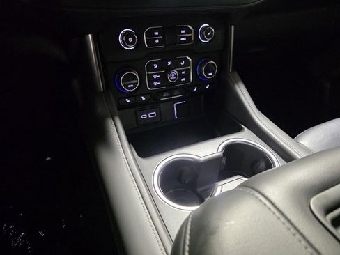 Used 2023 Chevrolet Tahoe Z71 w/ Luxury Package image 30