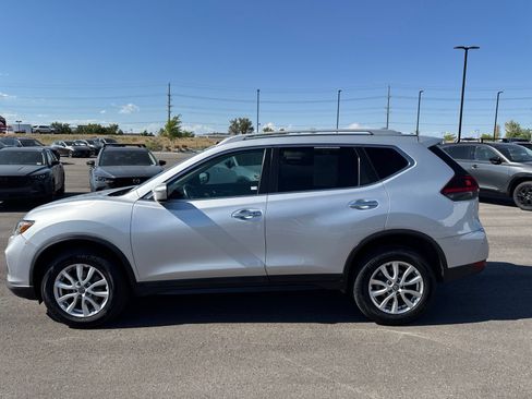 Used 2018 Nissan Rogue SV AWD/4WD image 4