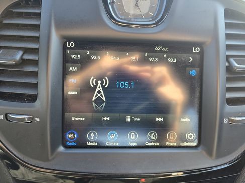 Used 2019 Chrysler 300 S image 15