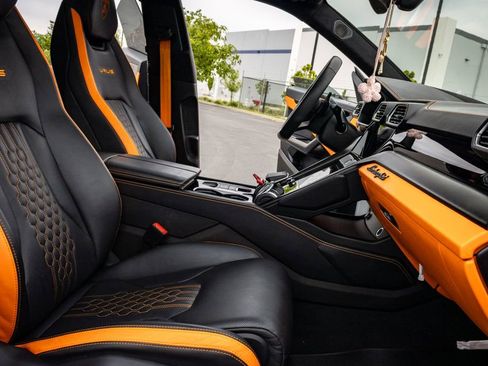 Used 2023 Lamborghini Urus S AWD/4WD image 12