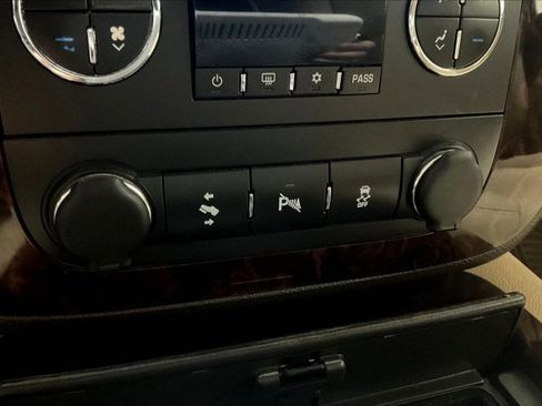 Used 2014 GMC Yukon Denali image 34