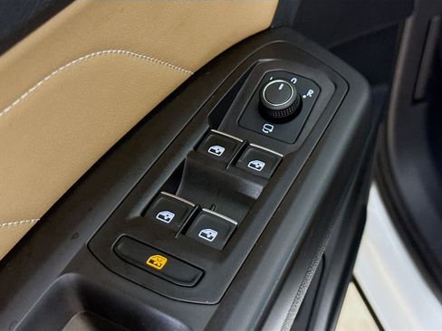 Used 2022 Volkswagen Atlas Cross Sport SEL Premium R-Line image 21