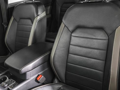 Used 2022 Volkswagen Atlas Cross Sport SEL Premium R-Line image 25