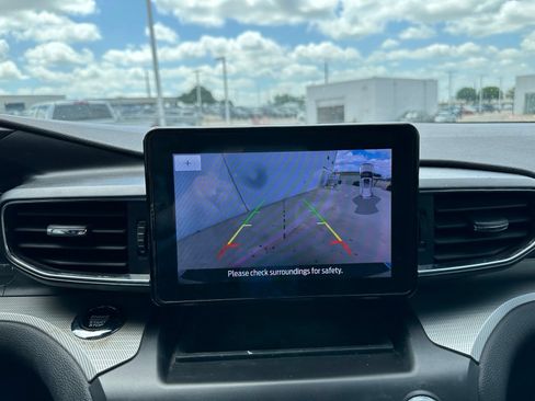 Used 2020 Ford Explorer XLT w/ Equipment Group 202A RWD image 10