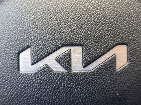 Certified 2022 Kia Sorento SX FWD image 30