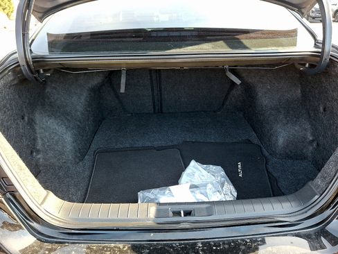 Used 2018 Nissan Altima 2.5 SR image 28