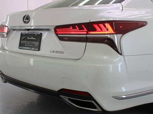 Used 2018 Lexus LS 500 w/ Luxury Package RWD image 23