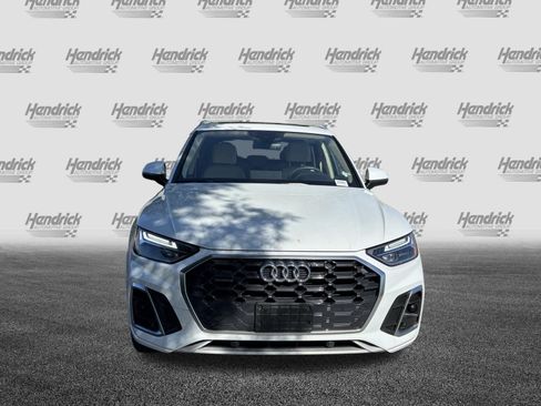 Used 2023 Audi Q5 2.0T Premium w/ Convenience Package AWD/4WD image 3