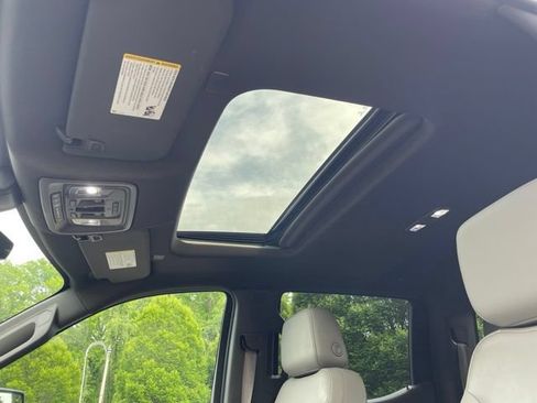 Used 2022 Chevrolet Silverado 1500 LTZ w/ LTZ Premium Package AWD/4WD image 24