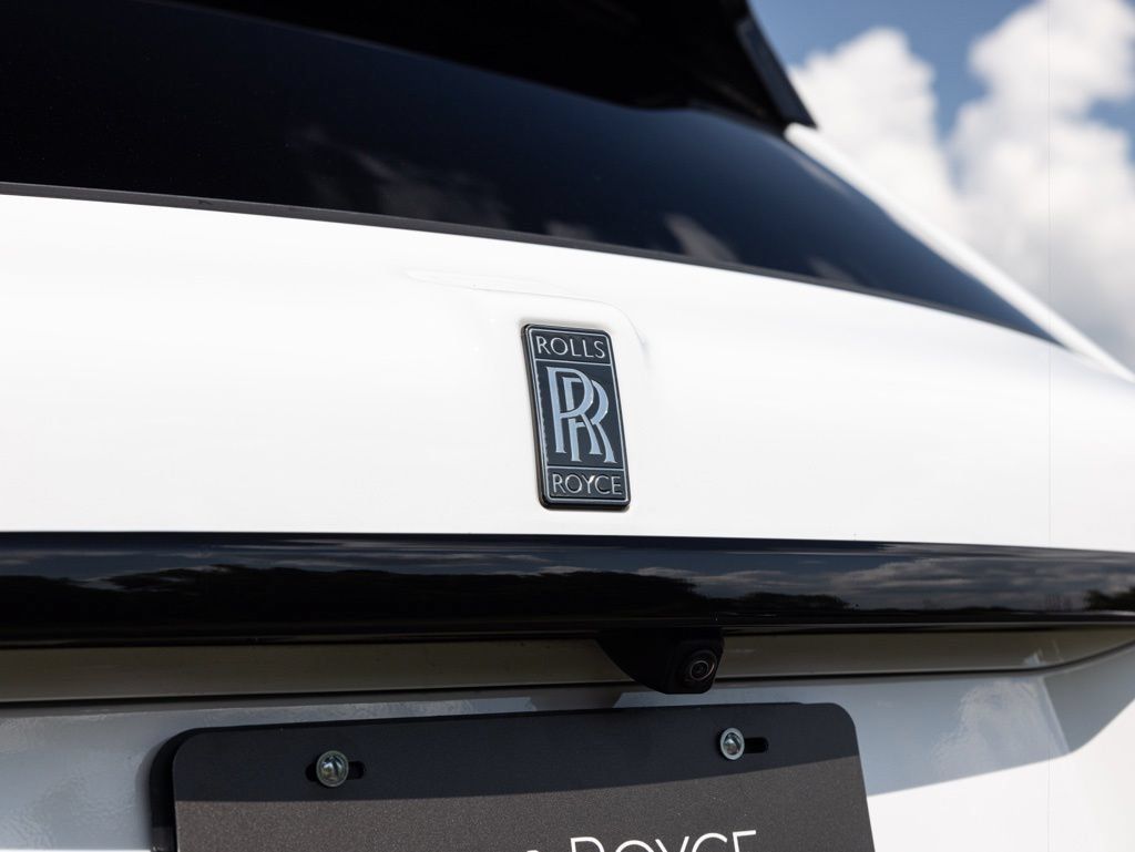 Used 2022 Rolls-Royce Cullinan Black Badge w/ Dark Exterior Package AWD/4WD image 71