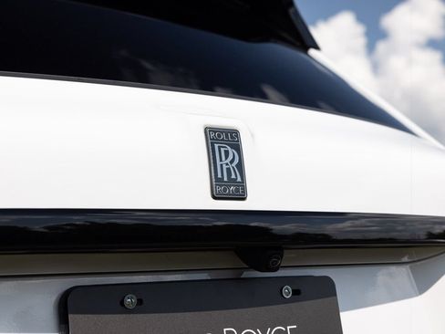 Certified 2022 Rolls-Royce Cullinan Black Badge w/ Dark Exterior Package AWD/4WD image 71