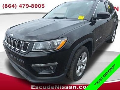 Used 2019 Jeep Compass Latitude image 1
