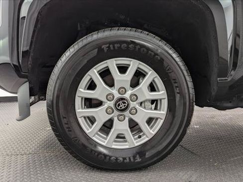 Used 2025 Toyota Tacoma SR5 AWD/4WD image 27