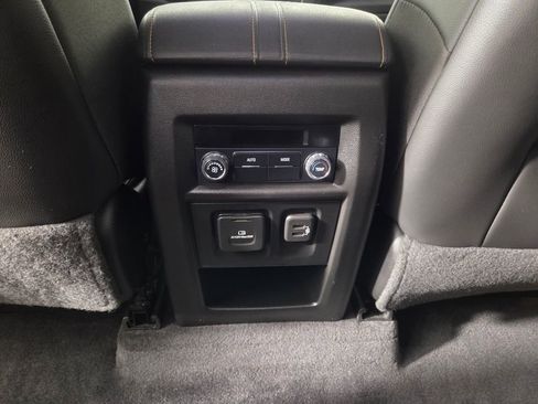 Used 2020 Chevrolet Traverse RS FWD image 25