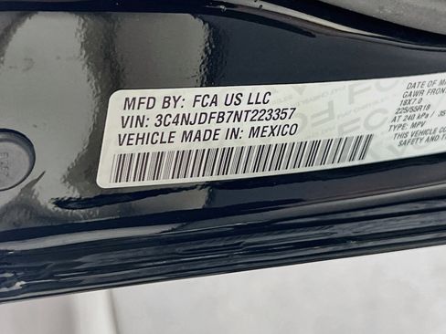 Used 2022 Jeep Compass Latitude w/ Sun and Sound Group AWD/4WD image 32