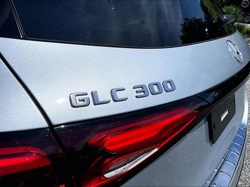 Used 2026 Mercedes-Benz GLC 300 4MATIC image 12
