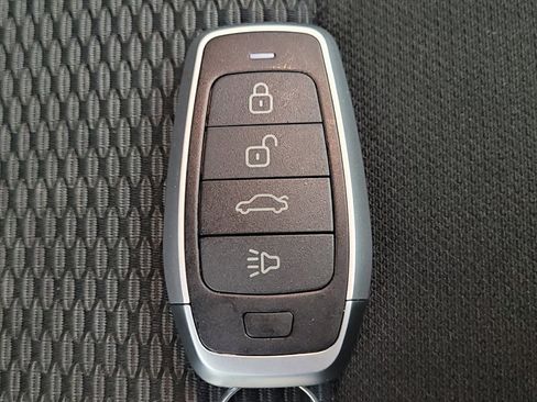 Used 2018 Ford Explorer XLT w/ Equipment Group 201A image 32