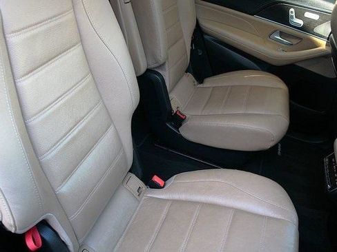Used 2024 Mercedes-Benz GLS 580 4MATIC image 9