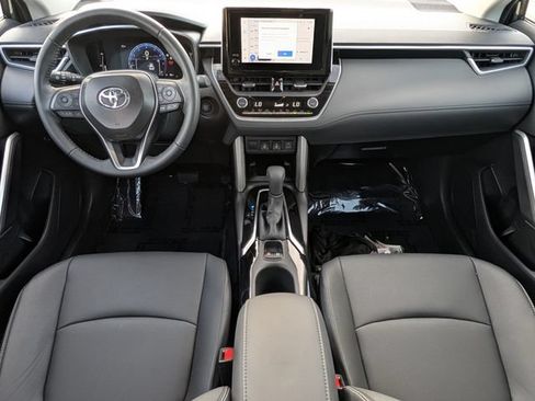Certified 2025 Toyota Corolla Cross XLE w/ Convenience Package FWD image 11