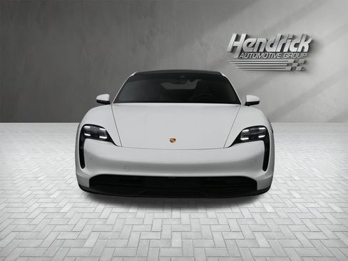 Used 2022 Porsche Taycan image 5