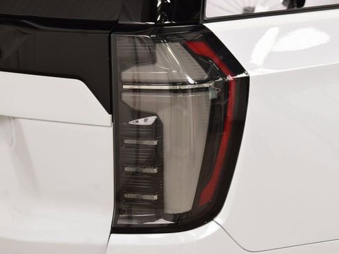 New 2026 Chevrolet Tahoe High Country AWD/4WD image 21