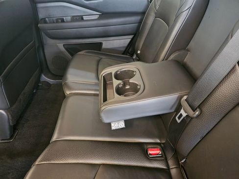 Used 2025 Nissan Pathfinder SL AWD/4WD image 26