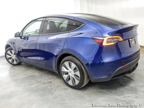 Used 2020 Tesla Model Y Long Range image 8