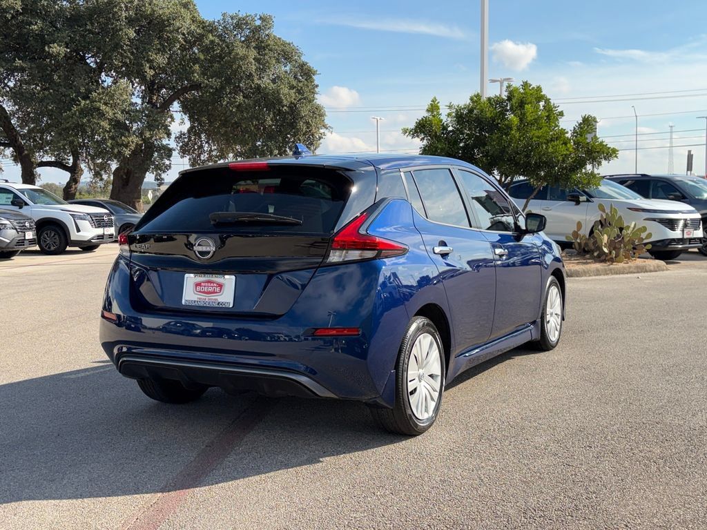Used 2025 Nissan Leaf S FWD image 5