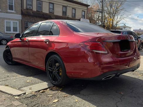 Used 2017 Mercedes-Benz E 300 4MATIC image 4