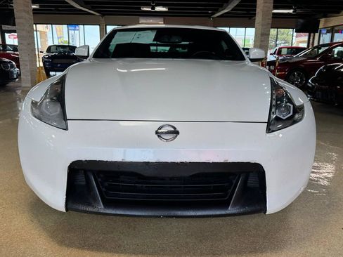 Used 2012 Nissan 370Z Coupe RWD image 2