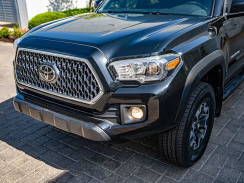 Used 2019 Toyota Tacoma TRD Off-Road AWD/4WD image 14