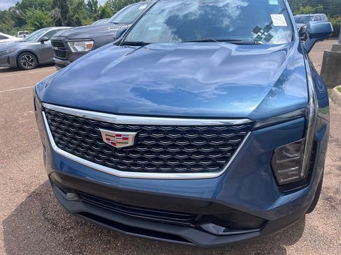 Used 2024 Cadillac XT4 Premium Luxury w/ Active Safety Package FWD image 2
