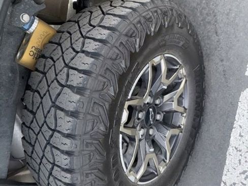 Used 2023 Chevrolet Colorado ZR2 w/ ZR2 Convenience Package III image 8