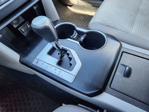 Used 2012 Toyota Camry LE FWD image 22