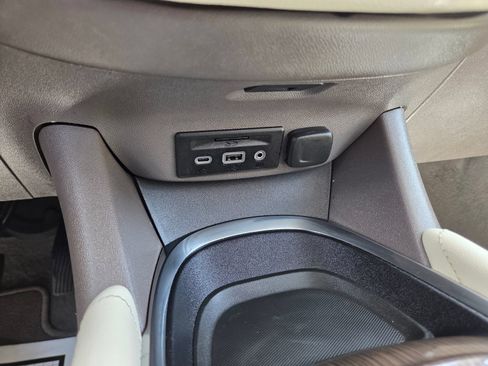 Used 2024 Chevrolet Malibu LT FWD image 34