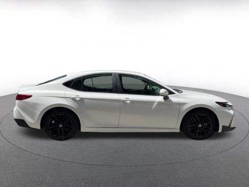Used 2026 Toyota Camry SE FWD image 13