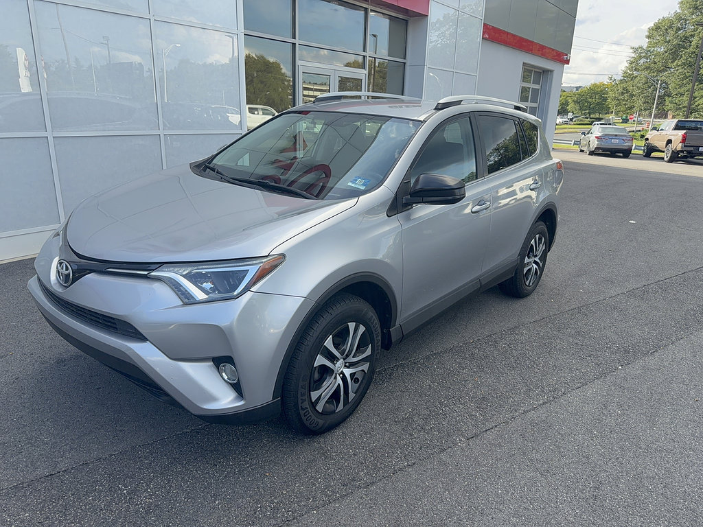 Certified 2016 Toyota RAV4 LE FWD image 2