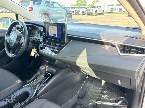 Used 2024 Toyota Corolla LE FWD image 17