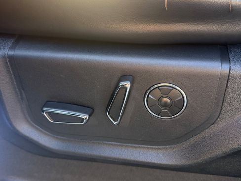 Used 2021 Ford F250 Platinum w/ FX4 Off-Road Package image 16