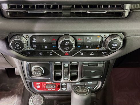 Used 2024 Jeep Wrangler Unlimited Rubicon 392 image 19