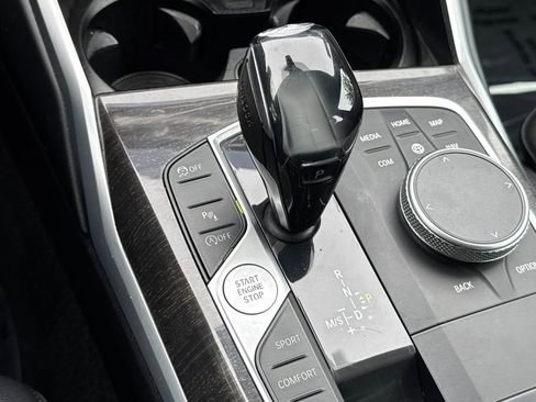 Used 2020 BMW 330i Sedan w/ M Sport Package image 23