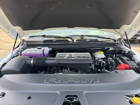 New 2026 RAM 1500 Express AWD/4WD image 29