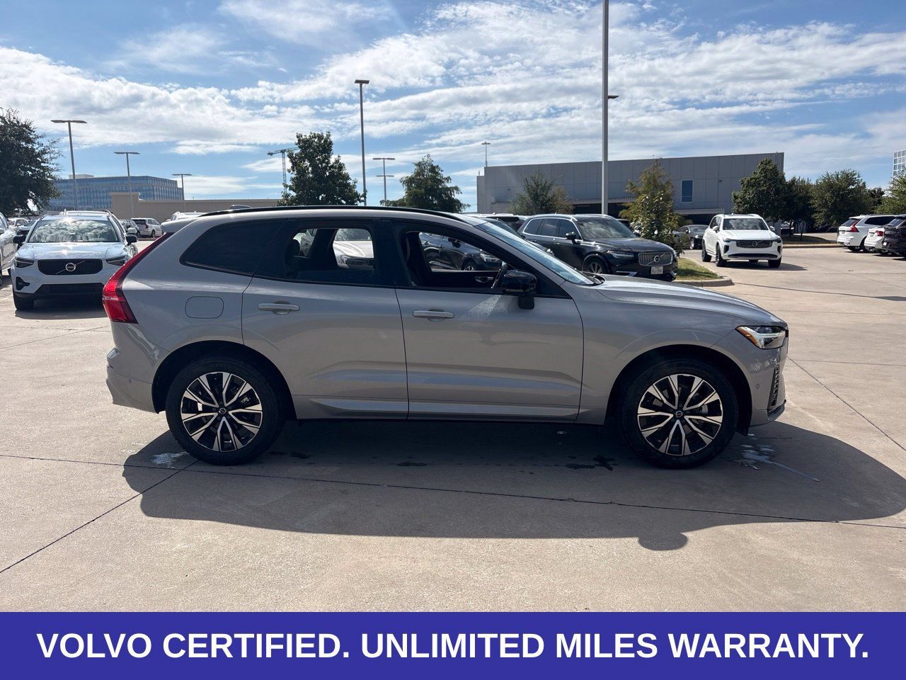 Used 2025 Volvo XC60 B5 Plus AWD/4WD image 6
