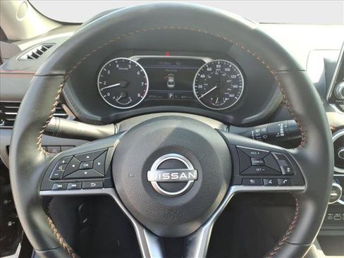 Used 2025 Nissan Sentra SR FWD image 22