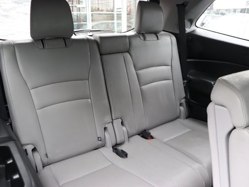 Used 2016 Honda Pilot Touring image 14