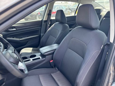 Used 2025 Nissan Altima 2.5 SV FWD image 37