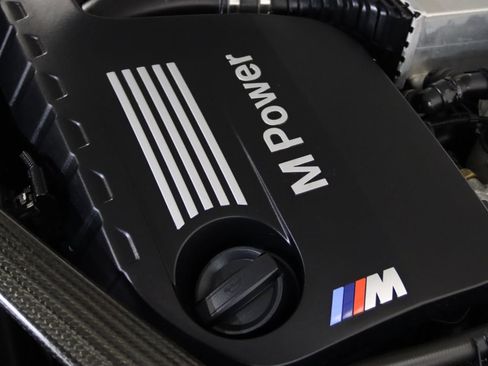 Used 2018 BMW M4 Convertible image 14