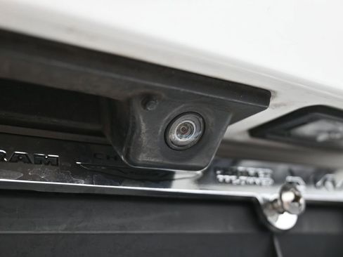 Used 2020 Volkswagen Tiguan SE R-Line image 36